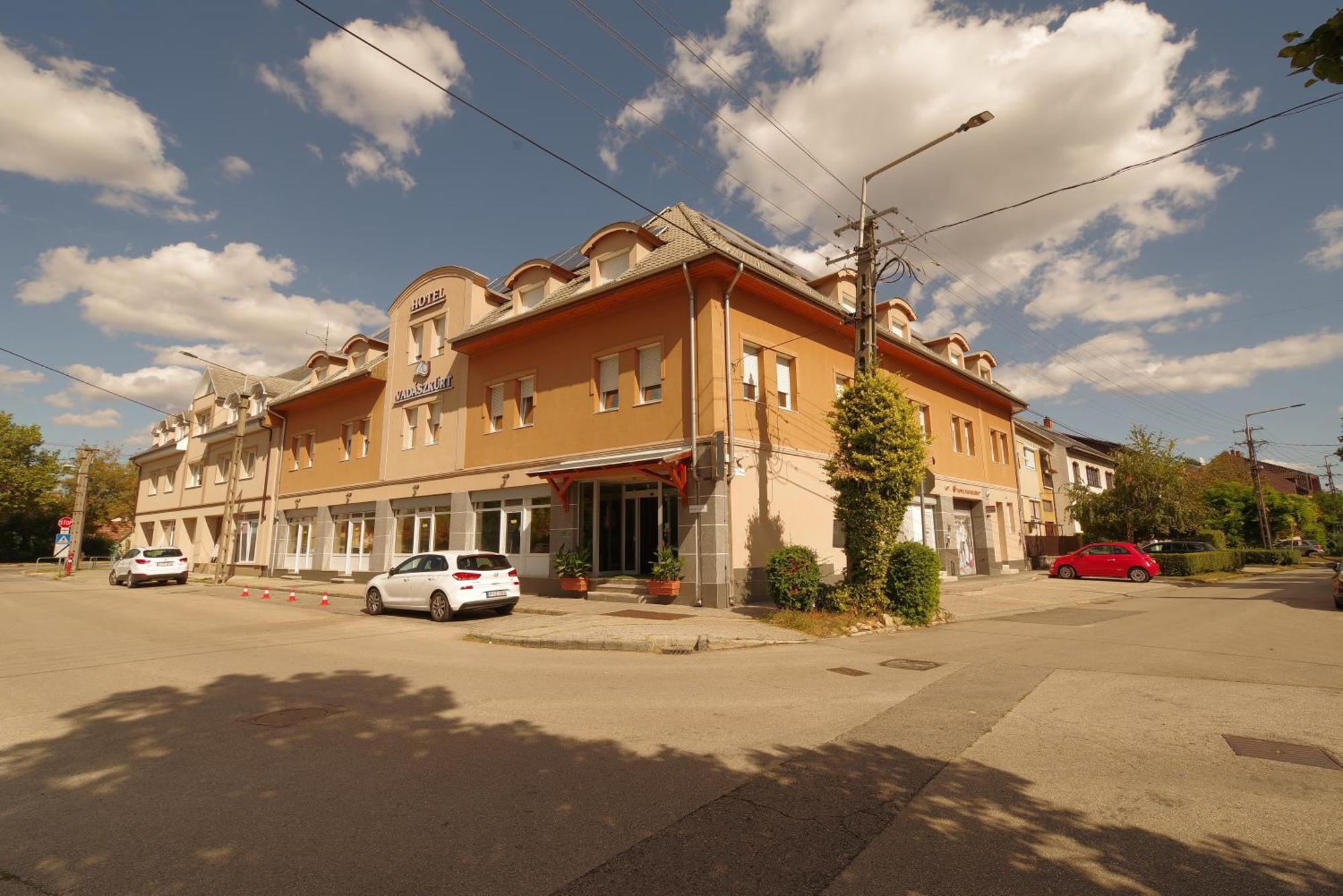 Hotel Vadaszkuert Superior Alba Regalǎ Exterior foto